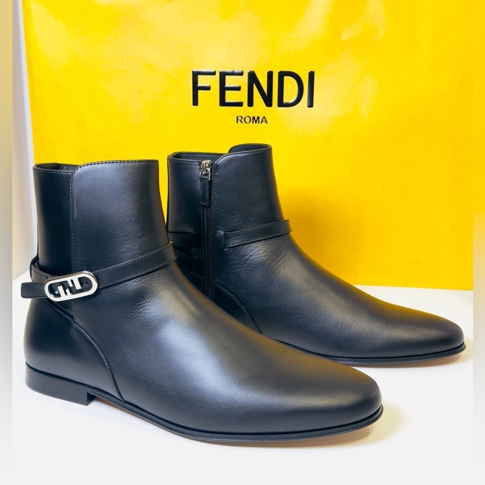 Fendi Vitelo O’Lock Men’s Ankle Leather Boots Black Size 10.5 New! Retail$1200